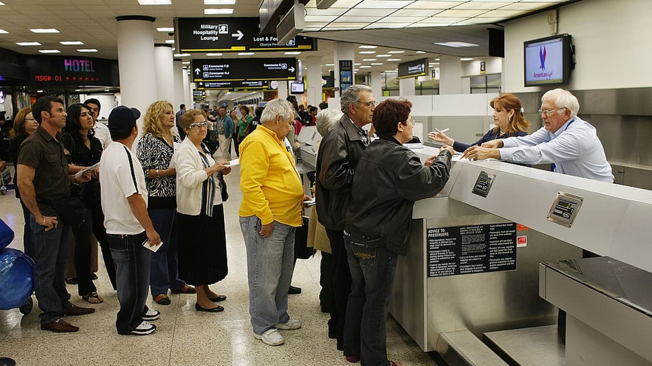 ¿Qué pasa si cancelas un viaje por miedo al coronavirus?: estos países están bajo advertencia