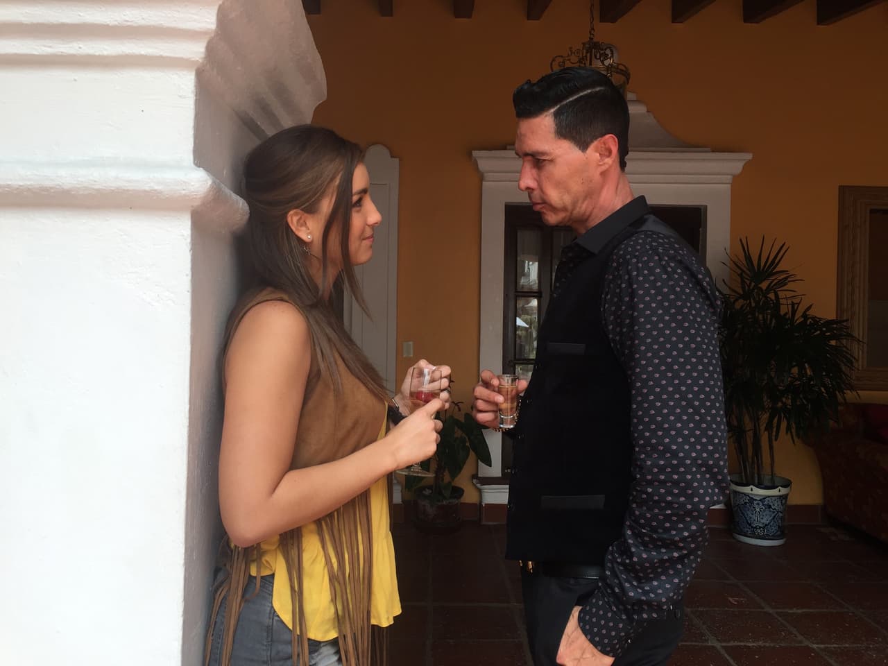 Durante el festejo Amanda y Arley comenzaron a verse con ojos de amor.