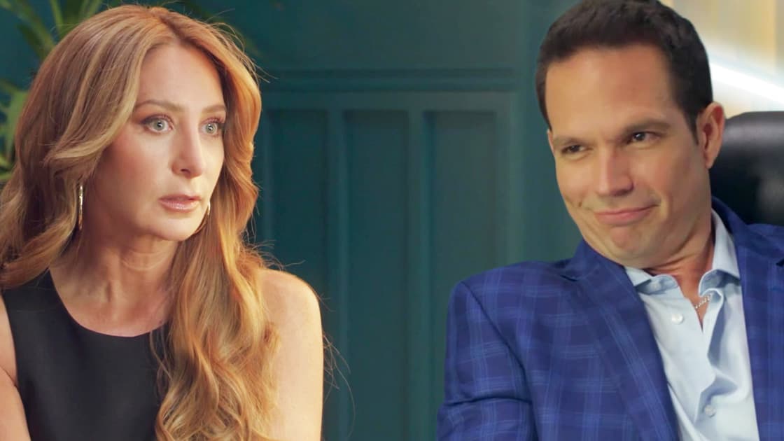 Larisa usa sus 'talentos' para ayudar a Luciano | Mi Verdad Oculta | Capítulo 55