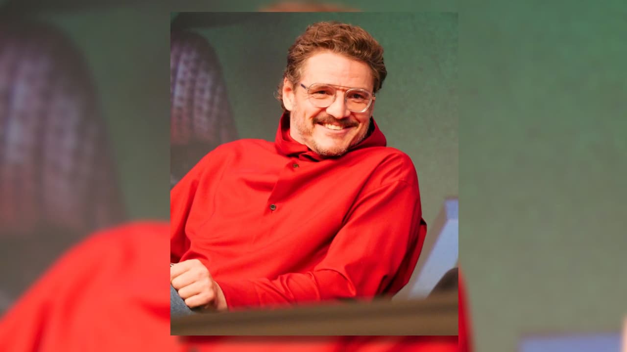 Pedro nació en Santiago de Chile, pero fue en Estados Unidos donde empezó a hacer realidad su sueño. A lo largo de los años, s
<b>e ganó el cariño del público con papeles como en <i>Game of Thrones</i> y <i>Narcos</i></b>. Pero, sin duda, fue su papel como Joel en 
<i>The Last of Us </i>el que lo puso en el mapa de los grandes. Y en Austin, una ciudad que está siempre en el centro de la creatividad, 
<b>ver a Pedro Pascal no solo fue sobre la serie, sino sobre lo que significa para un chileno triunfar en un lugar como Hollywood.</b>