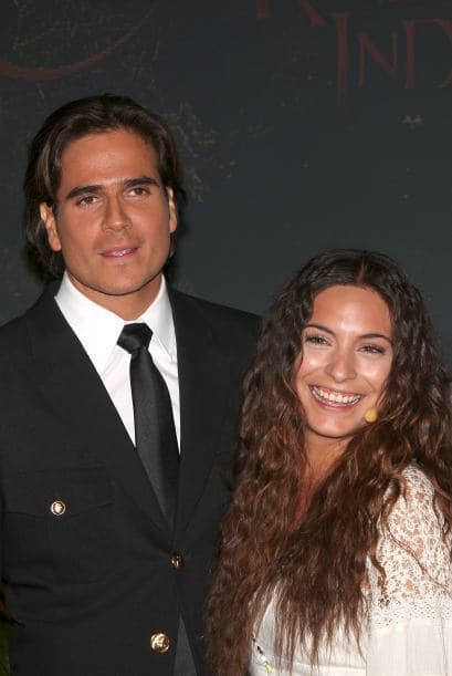 En esta telenovela compartió créditos con la guapa Ana Brenda Contreras.