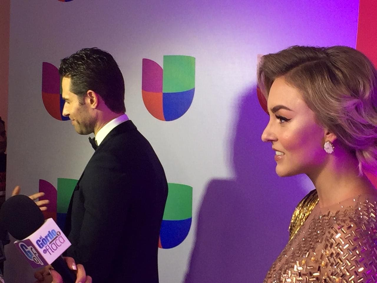 Angelique tuvo que correr para arreglar el pequeño problema.