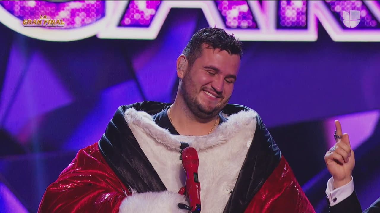 Carlos Rivera y Juanpa Zurita adivinaron en su predicción final que Edén Muñoz, de Calibre 50, era la celebridad que dio vida a este simpático personaje.