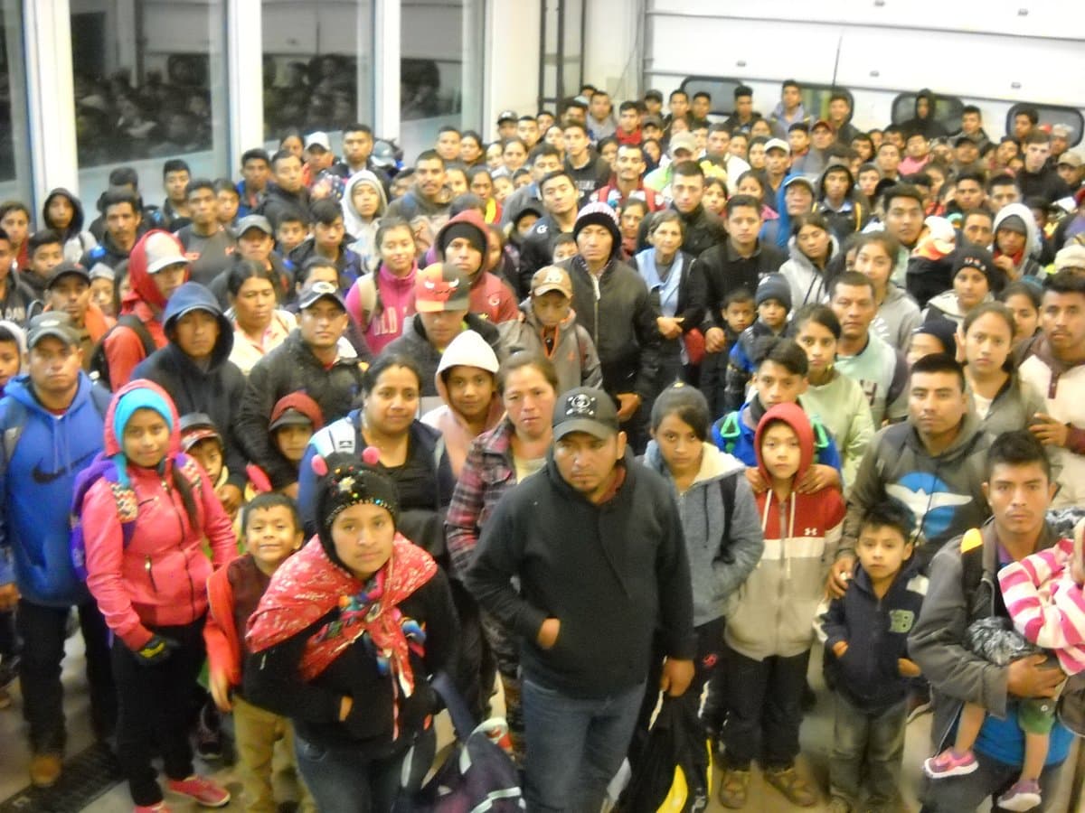 Este es el grupo de 230 inmigrantes indocumentados detenidos en Antelope Wells, Nuevo México.