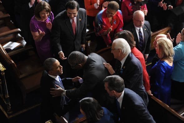 Añadió que el Congreso puede ayudar "poniendo a personal a trabajar en la construcción de estaciones de servicio que transformen más automóviles y camiones de petróleo extranjero a gas natural estadounidense".