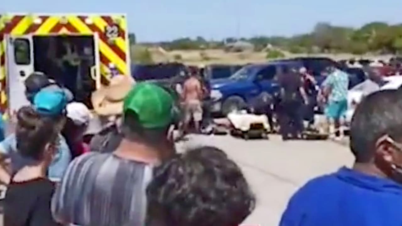 Reportan al menos cinco heridos en un tiroteo en el mercado "la pulga de Mission" en San Antonio 