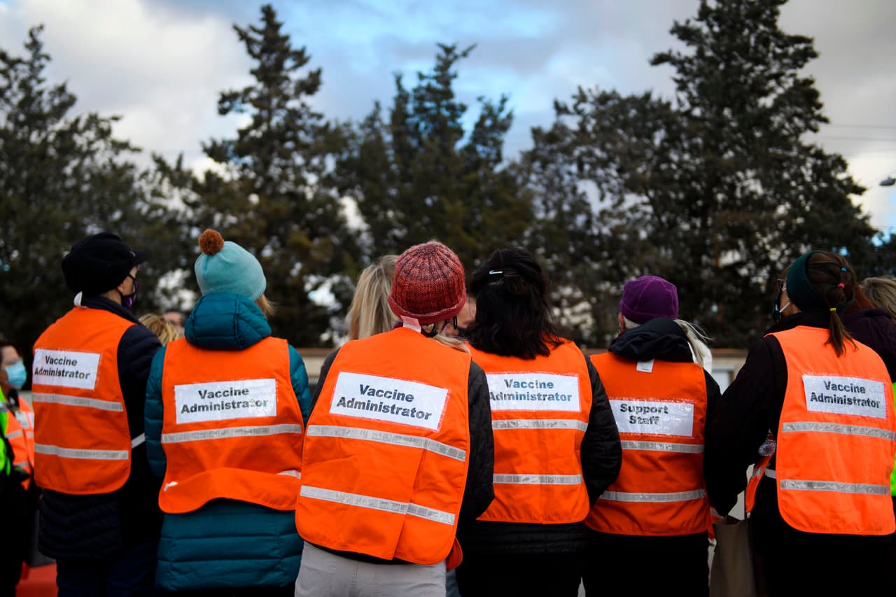 <b>NEVADA |</b> El alza del salario mínimo en este estado variará dependiendo de los beneficios de salud que ofrezcan las empresas a sus empleados. Aquellas que sí den ciertos beneficios sanitarios deberán subirlo a $8.75 por hora, desde $8, a partir del 1 de julio del 2021. Las que no los brinden lo elevarán a $9.75 por hora, desde $9.