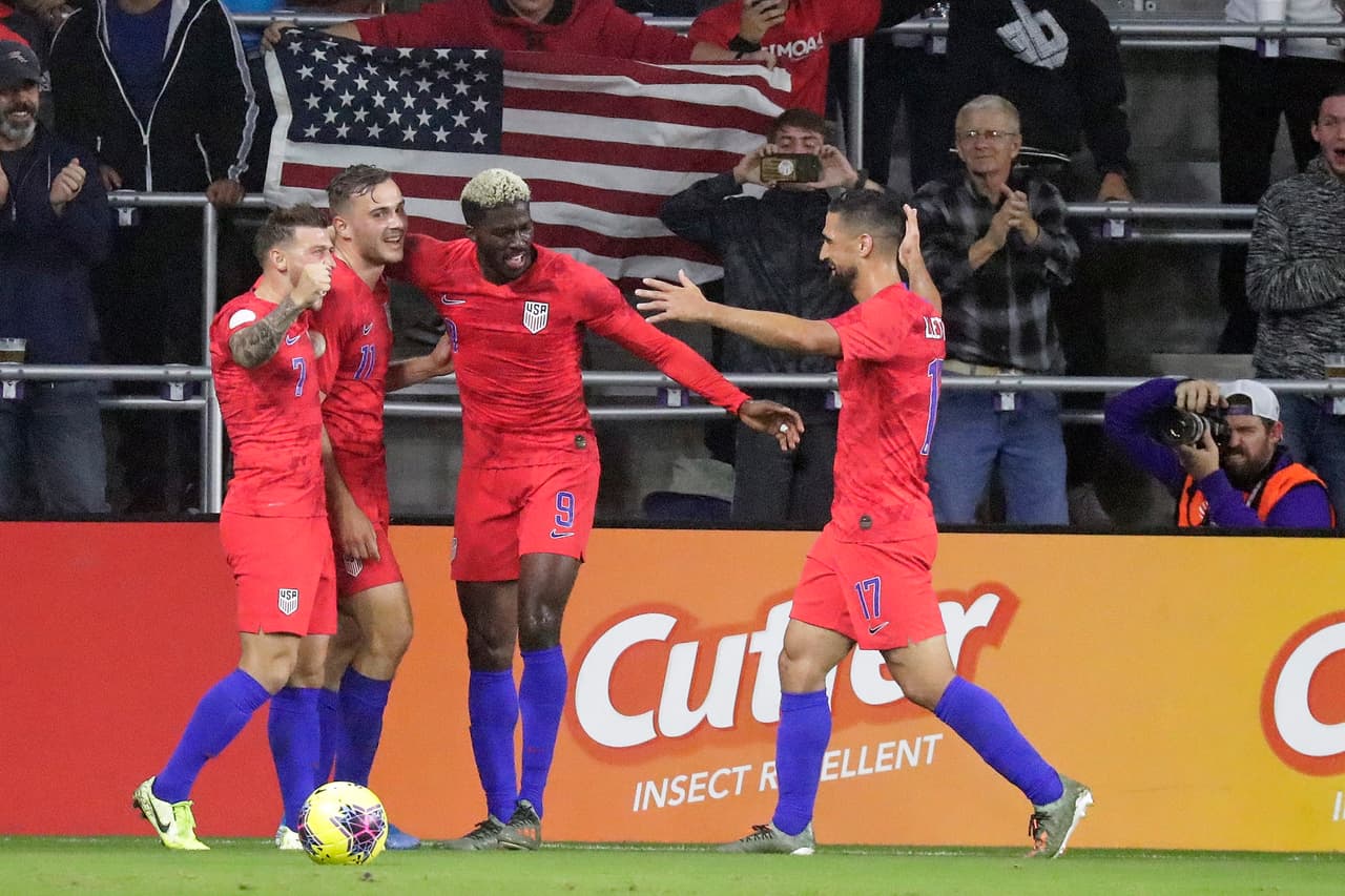 Con doblete de Zardes sumado a las anotaciones de Morris y Long, la Selección de Estados Unidos goleó 4-1 a Canadá en un intenso partido.