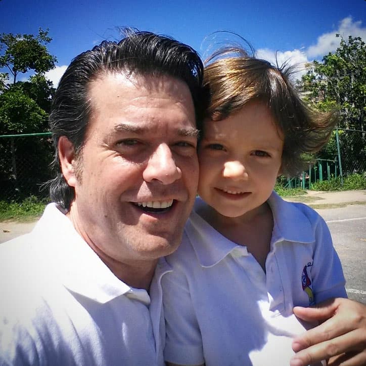 Actualmente vive en su natal Venezuela y continúa su carrera como actor de televisión.