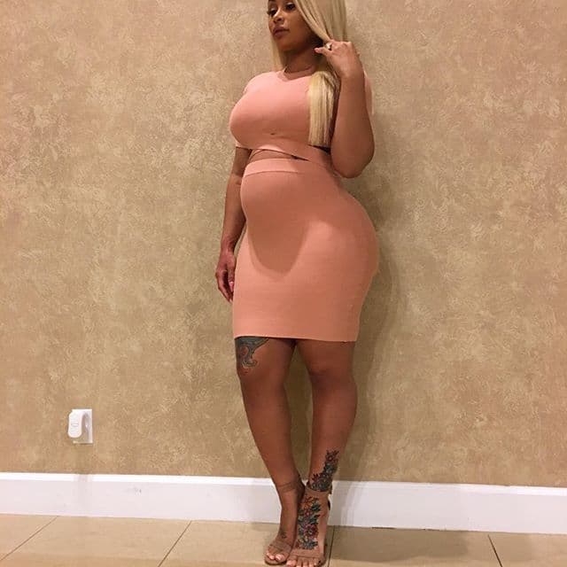 La prometida de Rob Kardashian luce más guapa que nunca con su barriguita.