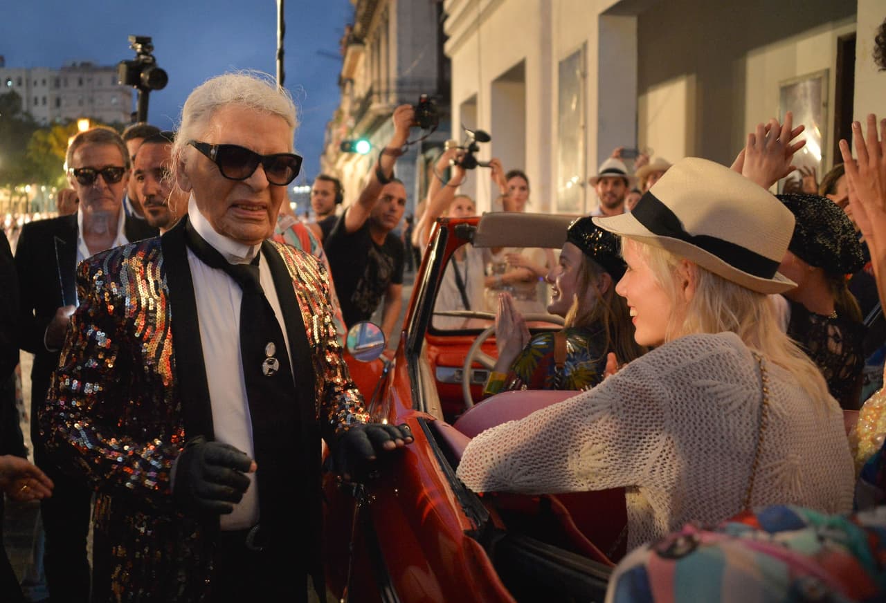 El diseñador Karl Lagerfeld estuvo a cargo del desfile de Chanel en la isla.