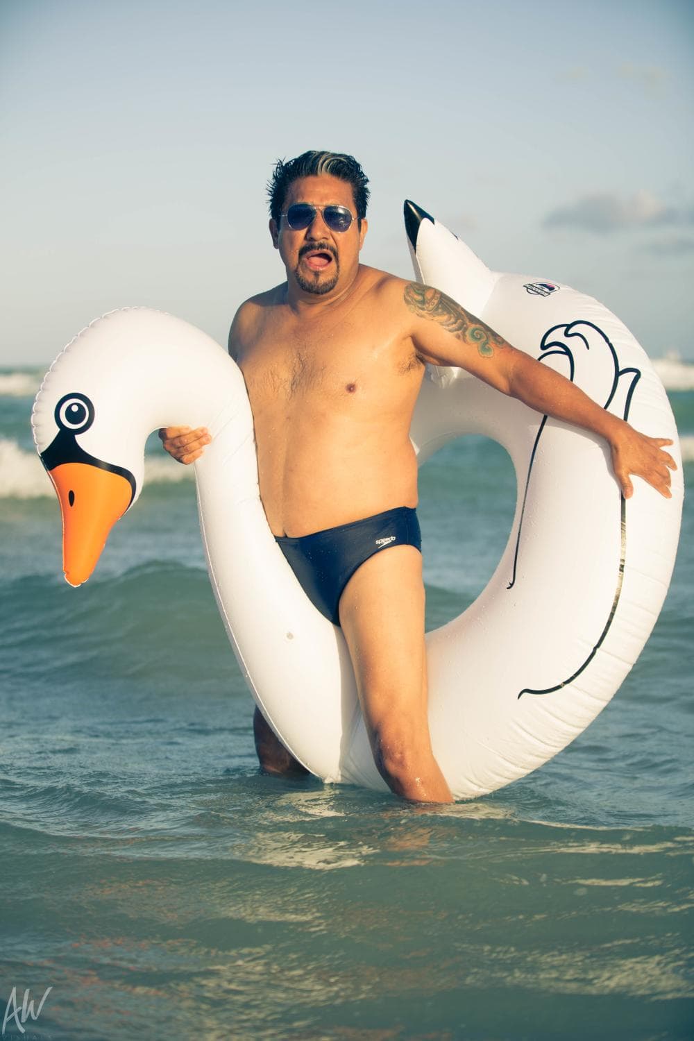 Solo eran unos cuantos pelitos los que tenía, pero siempre los había presumido y para muestra, las fotos del 'photoshoot' en Miami.