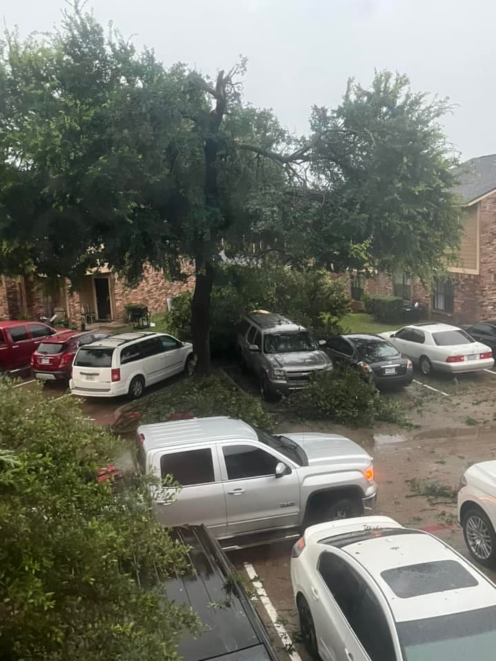 3/4Para el martes, el riesgo de tiempo severo disminuirá, pero por la noche 
<b>aún podríamos enfrentarnos a tormentas, granizo y ráfagas de viento de hasta 55 mph</b>.