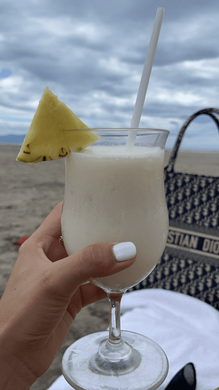 "El pronóstico era lluvia todos los días, pero eso no nos desanimó , la alegría de estar todos juntos fue más grande. Así es también la vida, cuando menos lo esperas el panorama cambia y todo se llena de color…"