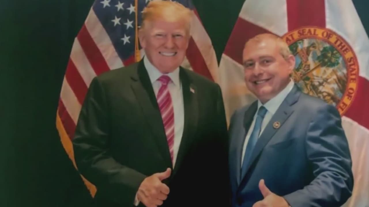 Trump dijo que no conocía a figura clave de trama ucraniana: un video lo pone en evidencia