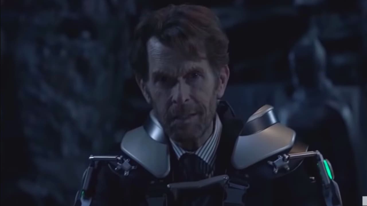 Conroy por fin tuvo la oportunidad de interpretar a Batman en ‘live action’ en 2019 durante el evento ‘crossover’ del llamado Arrowverse de las series de CW llamado ‘Crisis on Infinite Earths’. En el capítulo de ‘Batwoman’ en el que aparece interpreta una versión atormentada y mayor de Batman, retirado luego de asesinar a todos sus enemigos y hasta a Superman.