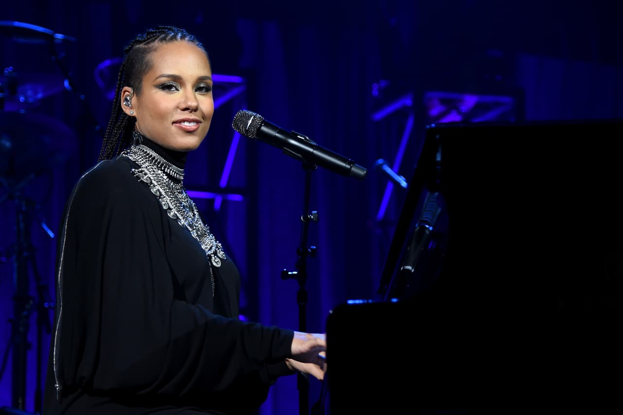 Alicia Keys, Rihanna & more attend Women's March Rallies