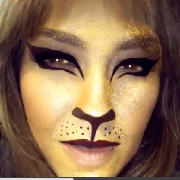 Thalía subió esta imagen en la que luce como una tierna y sensual gatita.