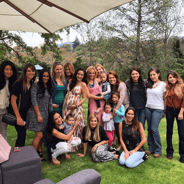 Ariadne se divirtió mucho y agradeció a todas por apoyarla: "Las quiero!! Gracias por acompañarme y ser parte de este momento tan importante en mi vida!! Gracias por mi baby shower!! Me encantó!! #babyshowerDiego #noesqueestéchaparraesqueyanousotacones #achacosaperofeliz #yamerito #34week".