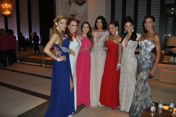 Marisela Demontecristo se encontró con las seis primeras finalistas para salir rumbo al American Airlines Arena a disfrutar la noche de Premio Lo Nuestro.