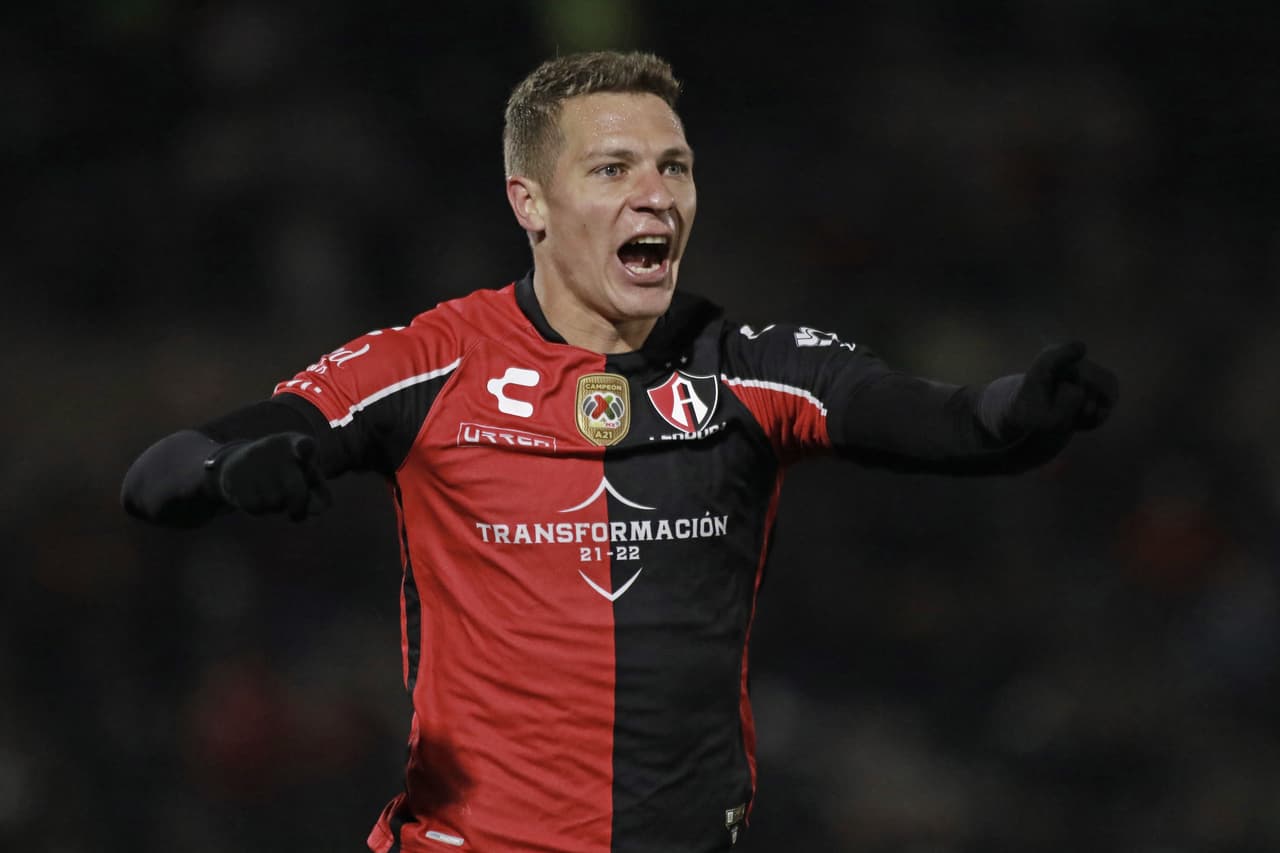 Gracias a los goles de Furch y Quiñones, Atlas le pega a unos alicaídos Bravos de Juárez que ya suman 5 partidos sin conocer la victoria y que ponen al Tuca en la ‘cuerda floja’.