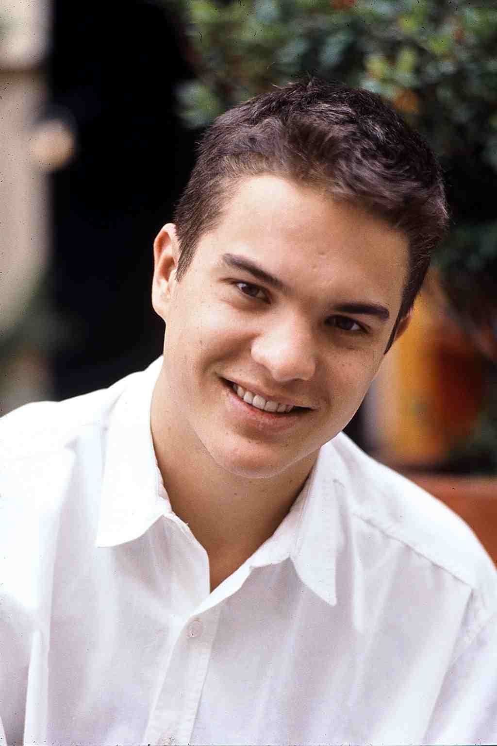 Kuno Becker fue uno de los
<b> <a href="https://www.univision.com/entretenimiento/celebridades/a-20-anos-de-su-estreno-asi-ha-cambiado-el-elenco-de-sonadoras-fotos">galanes juveniles</a></b> más famosos a finales de la década de 1990 y principios del 2000.
<br>
