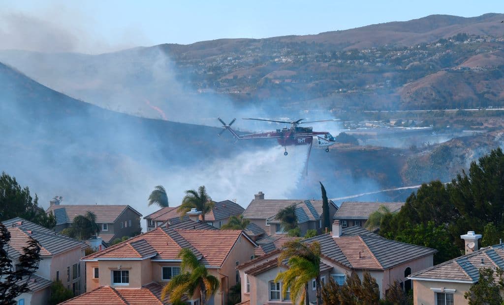 La cifra de daños materiales podría seguir subiendo, pese a los esfuerzos para frenar el avance del voraz siniestro.