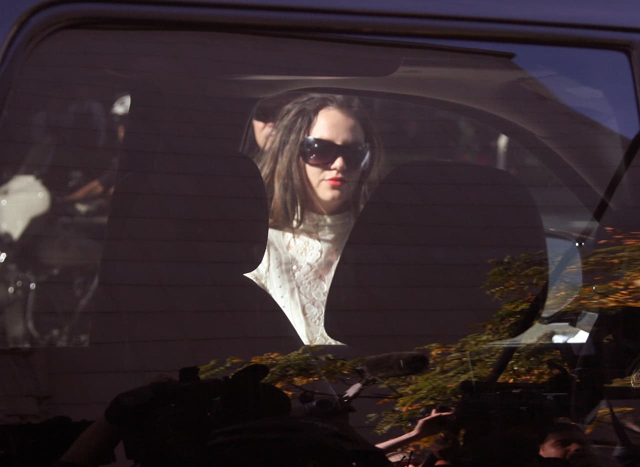 En más de una ocasión fue fotografiada y grabada por los paparazzis en
<b>estado de intoxicación </b>y totalmente perdida buscando su auto.