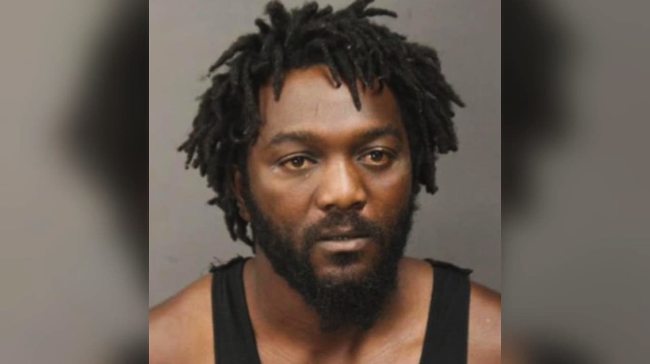 Acusan de asesinato con posibilidad de pena capital a hombre por la muerte de un bebé de siete semanas