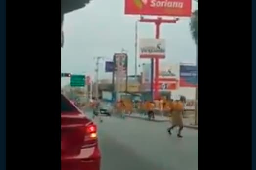 Los fanáticos de Tigres se encontraban al lado del mercado Soriana - Aztlán, a ocho kilómetros del Estadio Universitario de Monterrey.