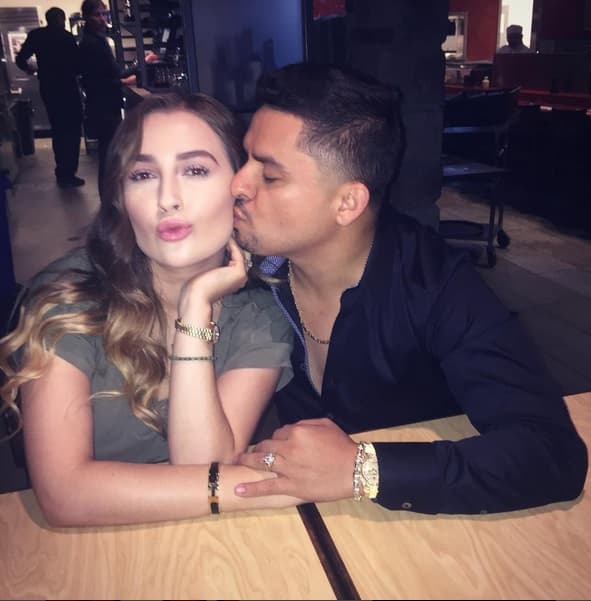 Ella pudo ver y hablar con su marido hasta el domingo, dos días después del arresto.