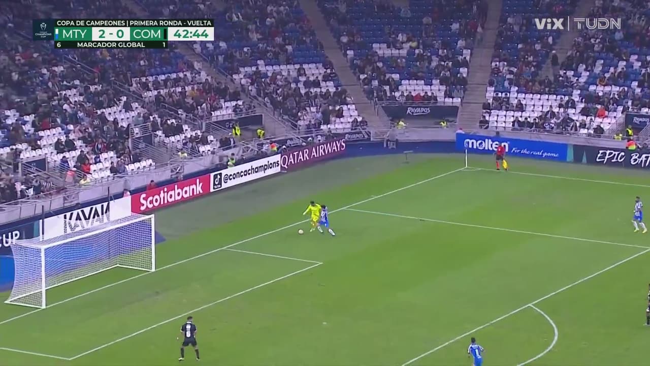 ¿Qué estaba pensando hacer Fredy Pérez con el balón?