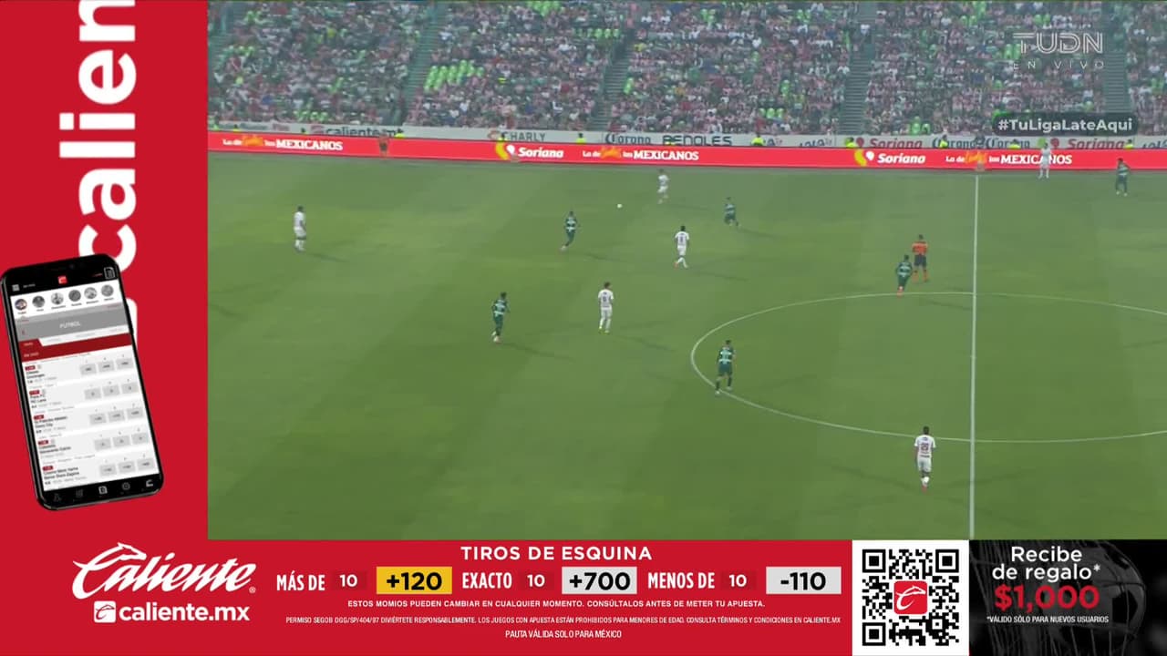 Arranca el partido y la pelota está en juego.
