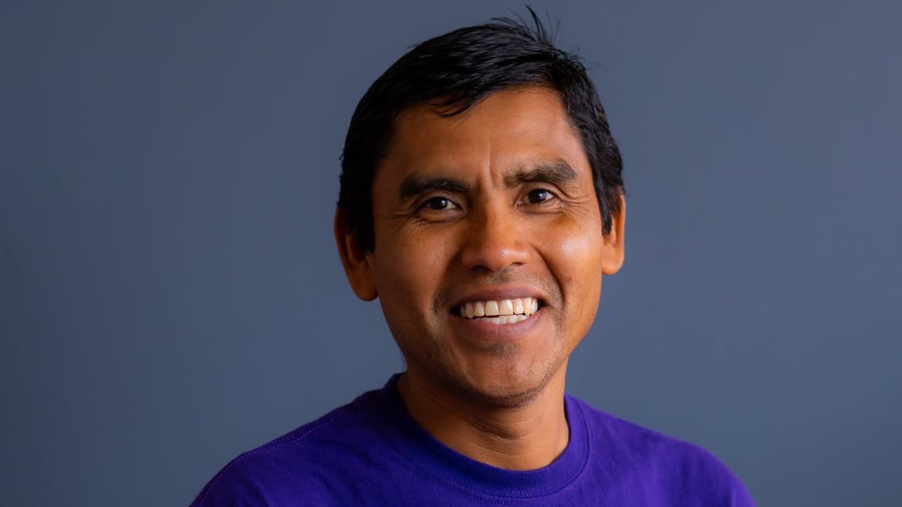 Asesinan a líder comunitario hispano mientras trabajaba en complejo de apartamentos en Mid-Wilshire