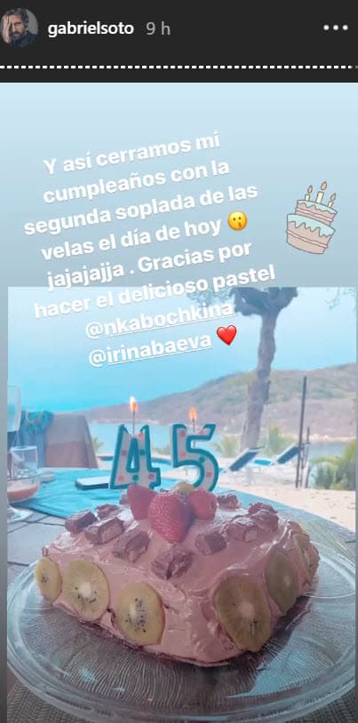 Además, sopló las velitas de 
<b>un pastel cocinado por su novia Irina y su cuñada Nina</b>.
<br>