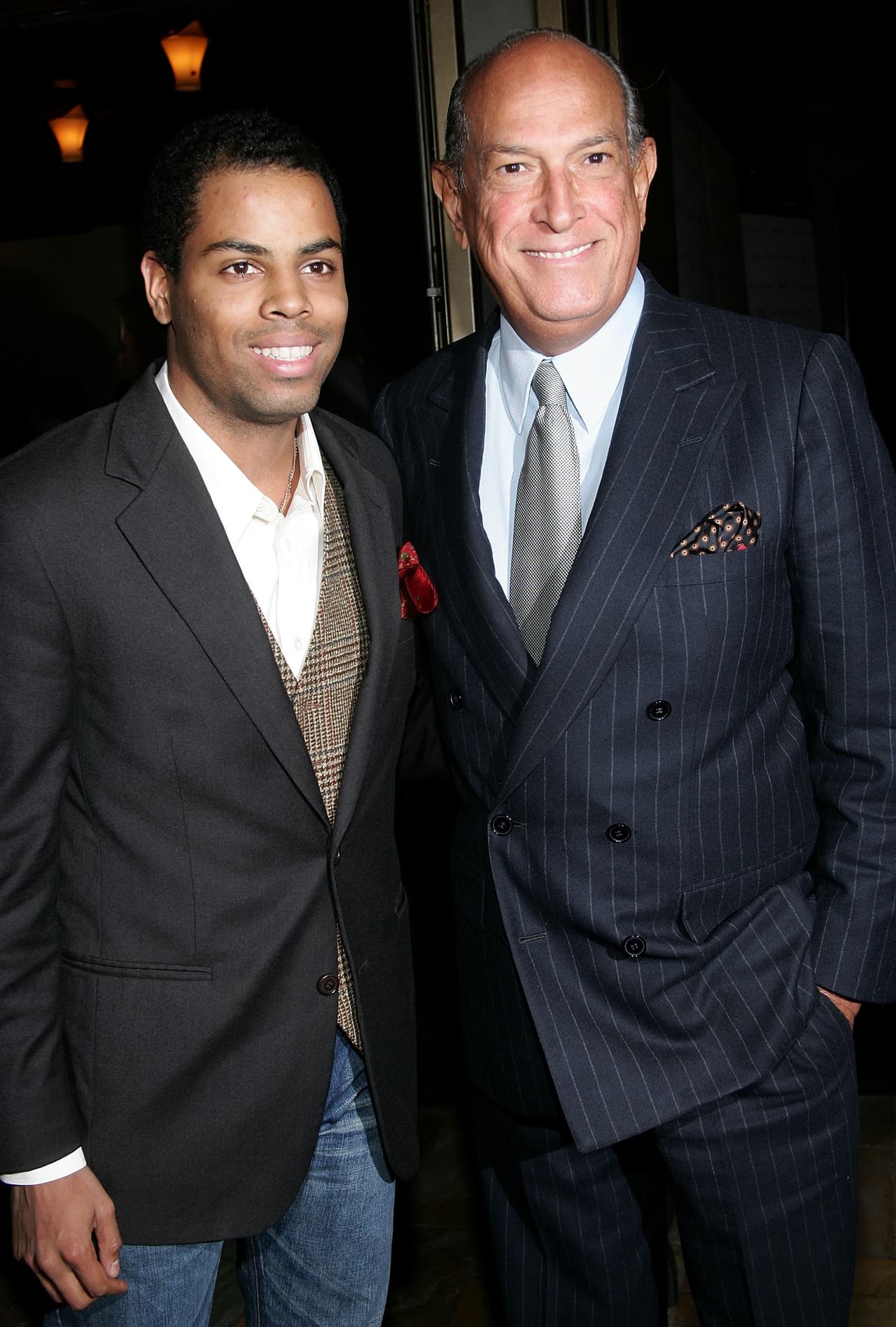 Para llegar al último eslabón de la cadena, su hijo Moisés quien fuera adoptado en 1984 en un orfanato en República Dominicana después de la muerte de su primera mujer, Françoise de Langlade, quien fuera editora de Vogue Francia.