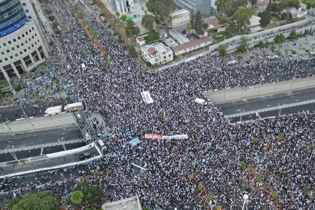 Una toma aérea de una de las protestas contra la reforma judicial de Netanyahu en el centro de Tel Aviv, el pasado 23 de julio de 2023.