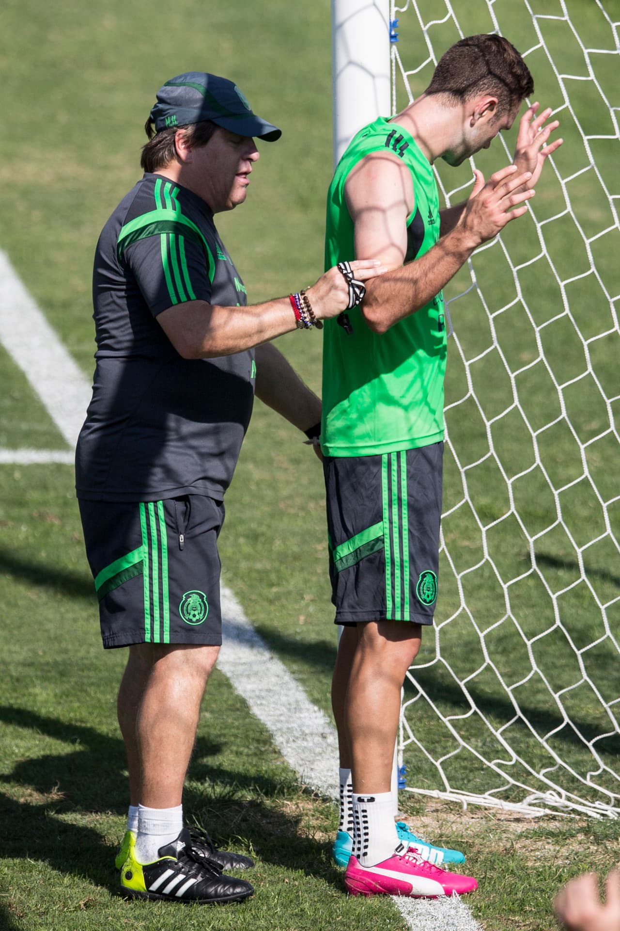 Miguel Herrera ha sido el 'padre futbolístico' de Layún y se especula que podría volver al Nido de Coapa.