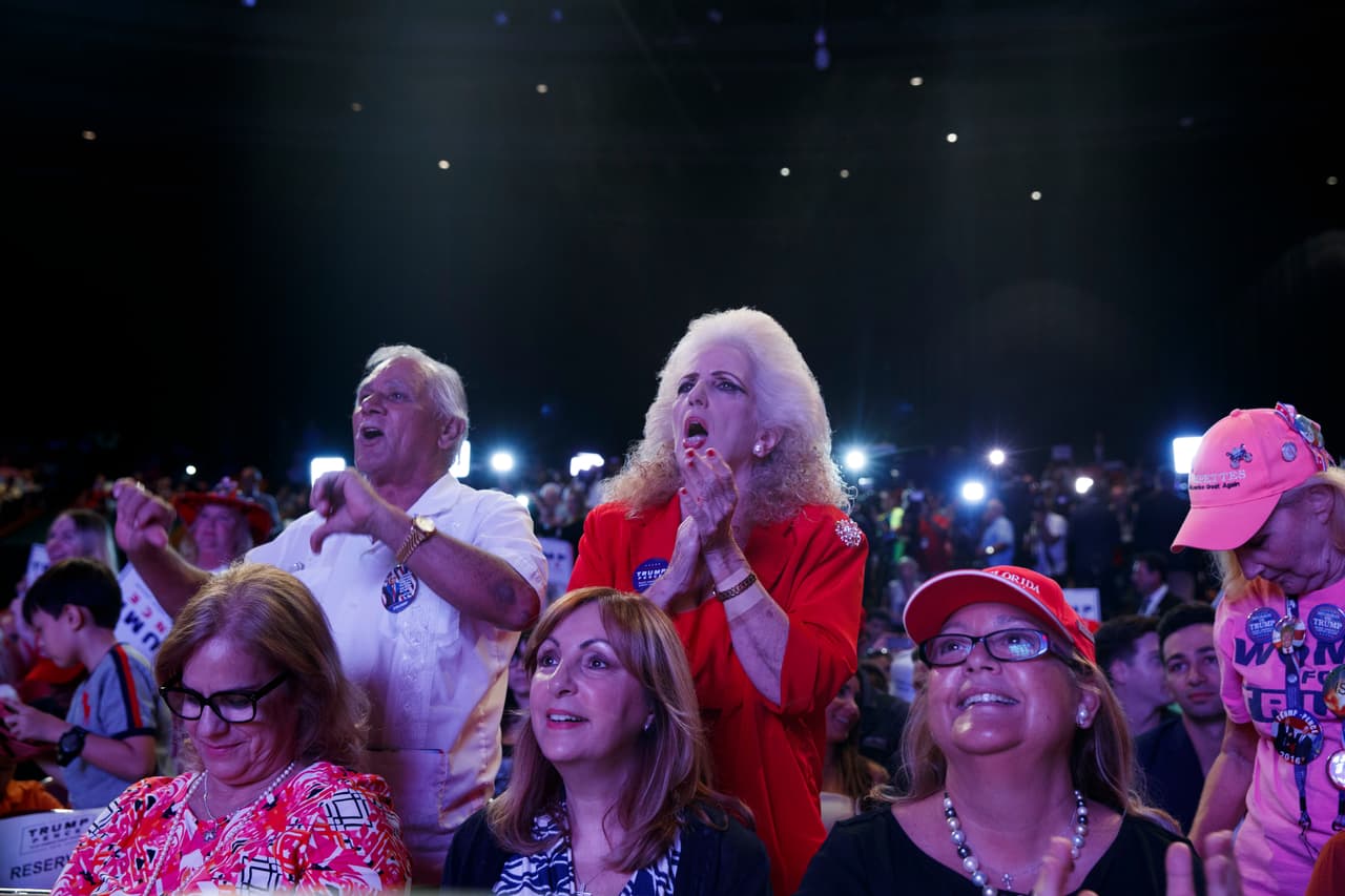 Simpatizantes de Trump durante su evento en Miami