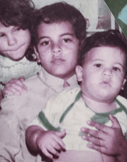 Jesús Díaz nació en Venezuela y aquí lo vemos junto a sus hermanos.