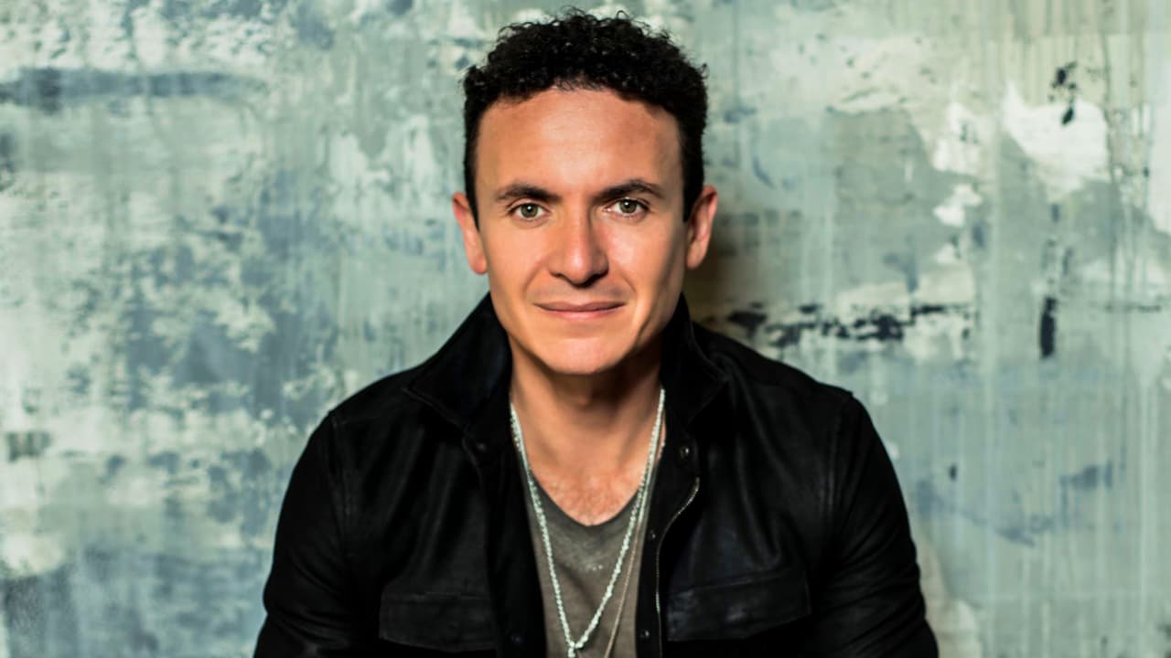 "No podía controlar las lágrimas escribiéndola", Fonseca habla de la canción que lo tiene nominado al Latin GRAMMY 2019