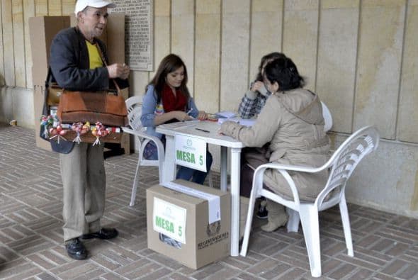 Hasta las 16:00 horas locales, un total de 32,975,158 ciudadanos podrán depositar su voto en 89,389 mesas distribuidas en 10,642 puestos de votación de todo el país.