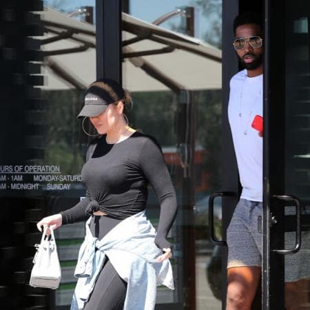 Khloé Kardashian y Tristan Thompson se separaron tras el escándolo con Jordyn Woods; sin embargo, al deportista anteriormente ya se le había relacionado con otras mujeres, justo cuando la empresaria estaba a unas semanas de dar a luz a True, en abril de 2018.