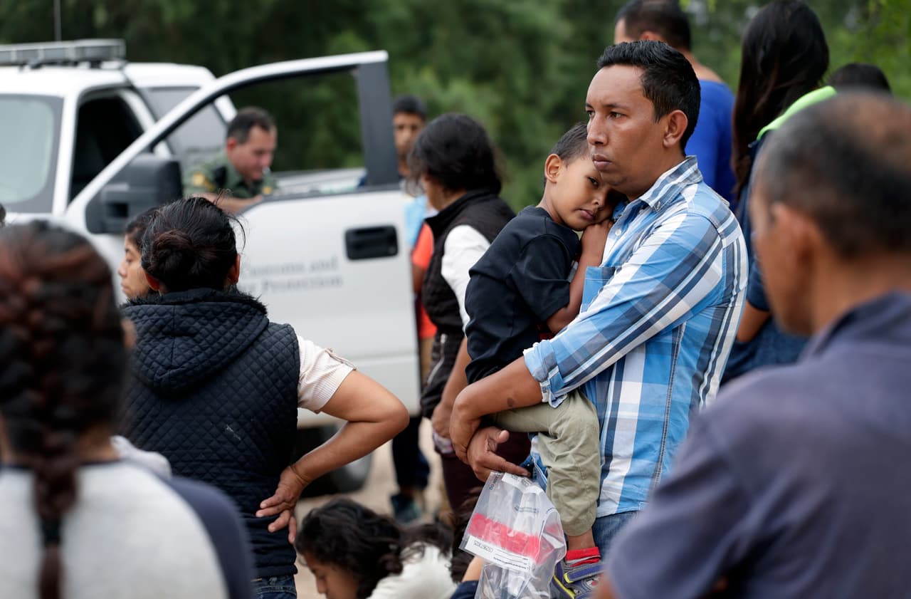 Corte Suprema da luz verde al gobierno de Trump para negar asilo a migrantes en la frontera