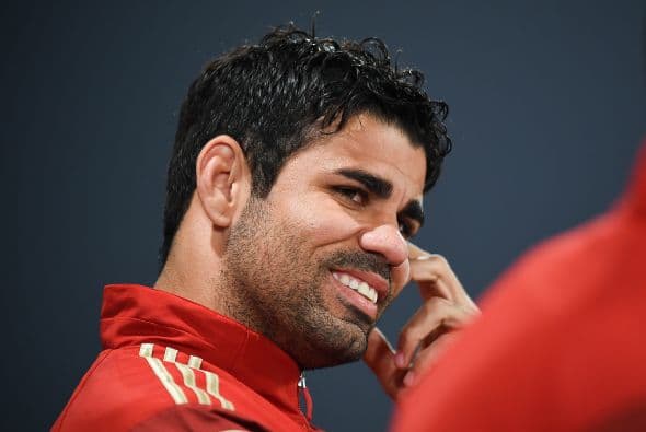 Diego Costa recibe sorpresa en la concenración de la selección española