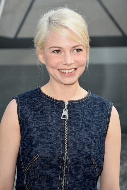 Michelle sigue con su corte diminuto ´pixie´.