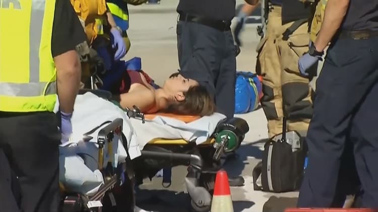 Los heridos eran transportados hasta los hospitales más cercanos en medio del caos y mientras la policía trataba de confirmar que el lugar era seguro.