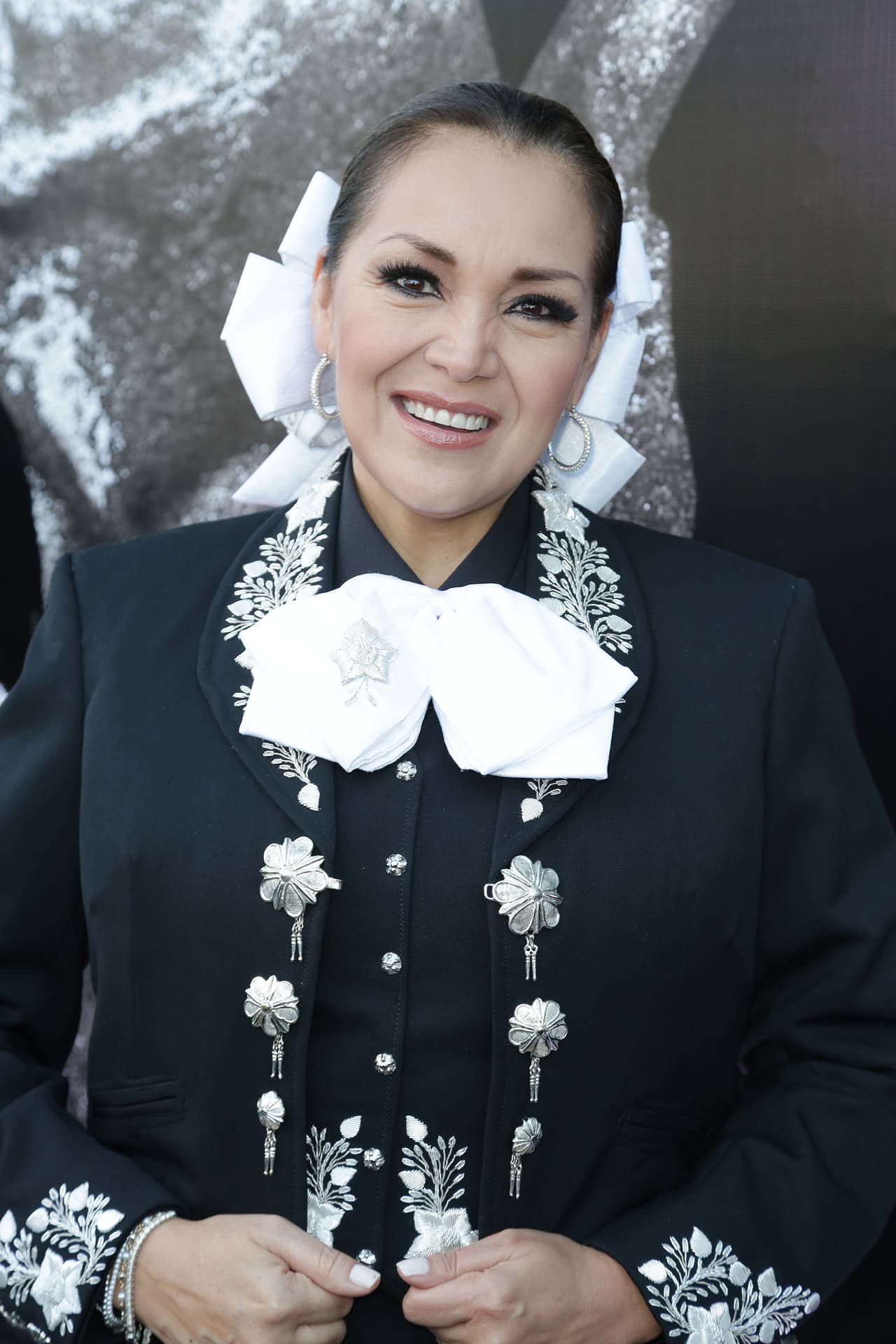 La cantante de música regional mexicana se dijo una mujer congruente con su forma de hablar y actuar en la vida.