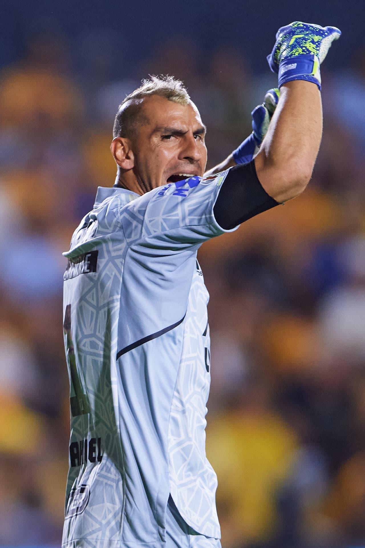 Nahue Guzmán festejó así el tanto del colombiano.