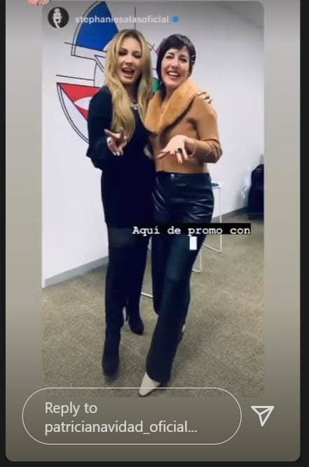 "Aparte
<b>traigo un problema de tiroides</b>", explicó, "las mujeres tenemos desordenes hormonales, yo vengo padeciendo desde hace algunos años el prolactinoma, no es un tumor maligno, es hormonal".